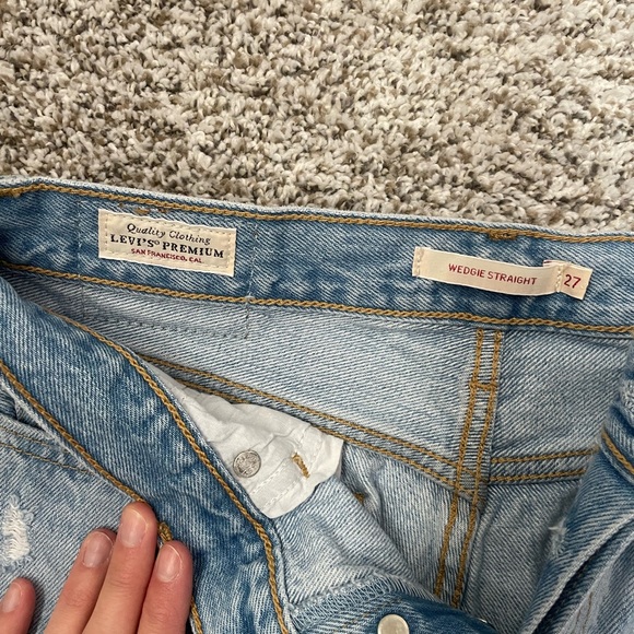 Levi’s Wedgie Straight Jeans - Picture 2 of 4